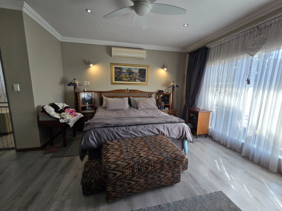 8 Bedroom Property for Sale in Grimbeeck Park North West